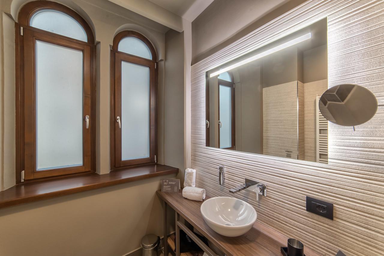 9 stanze - Boutique Rooms Trieste Extérieur photo