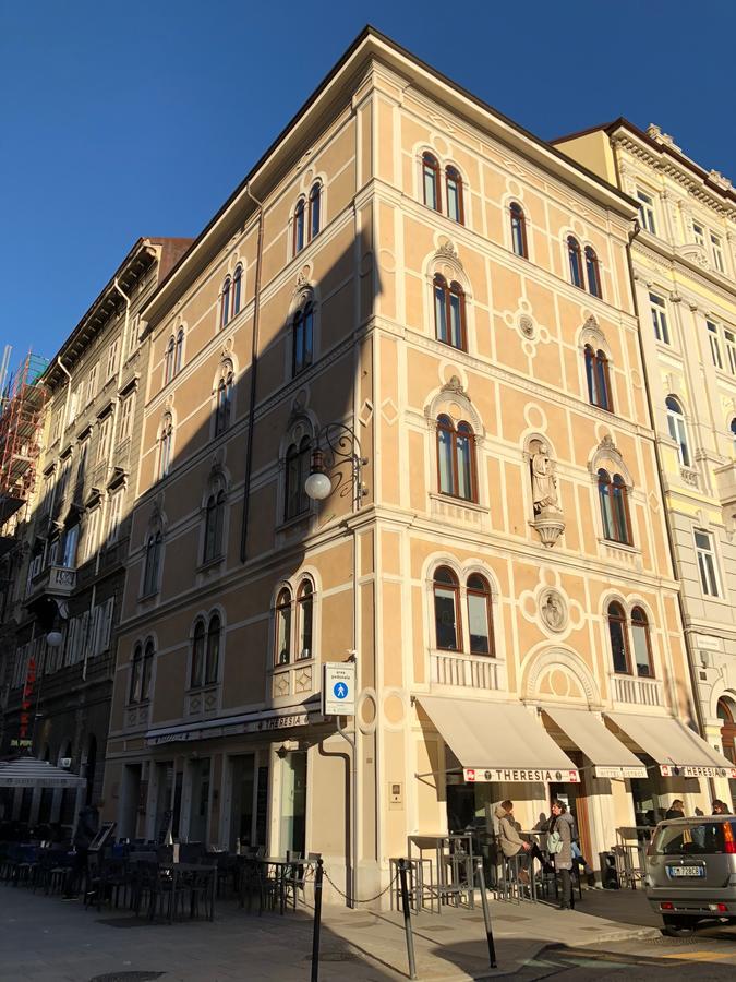 9 stanze - Boutique Rooms Trieste Extérieur photo